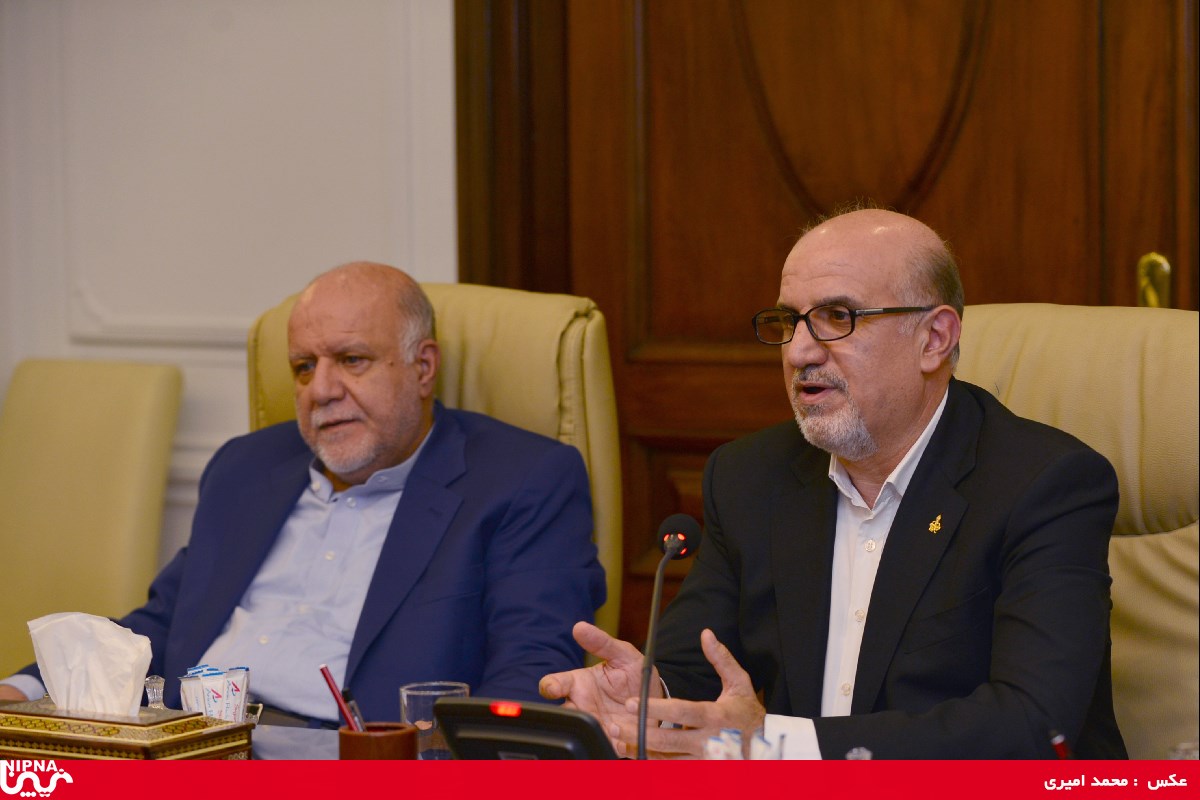 دیدار وزیر نفت با دو معاون پیشین و جدید خود و جمعی از مدیران پتروشیمی – 97/8/30 10