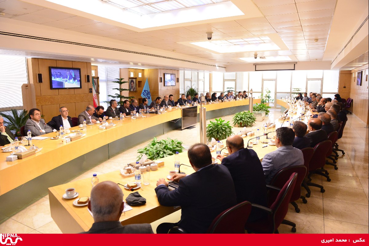 نشست معاون وزیر نفت با مدیرعامل و مدیران ارشد شرکت صنایع پتروشیمی خلیج فارس – 97/9/24 18