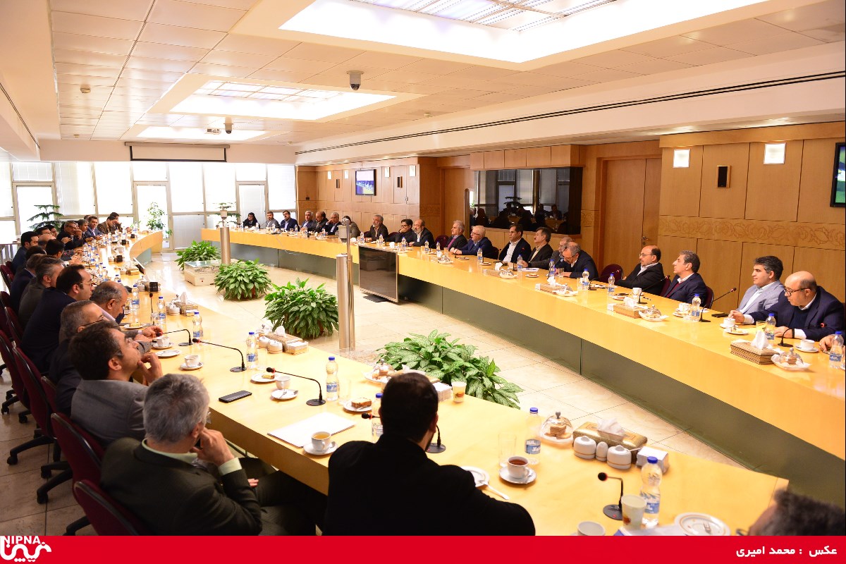 نشست معاون وزیر نفت با مدیرعامل و مدیران ارشد شرکت صنایع پتروشیمی خلیج فارس – 97/9/24 19
