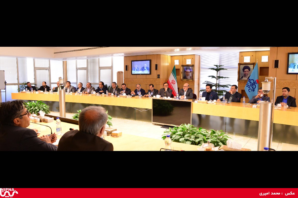 نشست معاون وزیر نفت با مدیرعامل و مدیران ارشد شرکت صنایع پتروشیمی خلیج فارس – 97/9/24 24