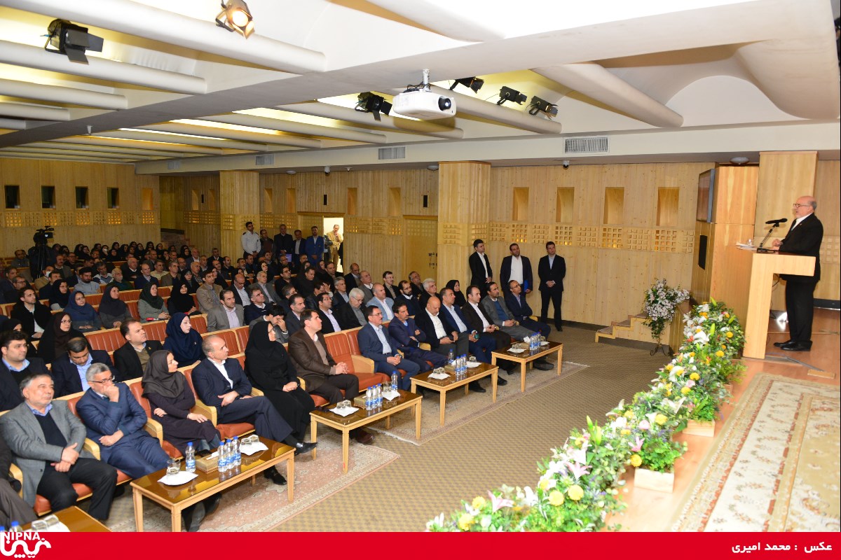 آئین تکریم و تجلیل از خدمات شایسته و ارزنده دکتر نوروز زاده مدیرعامل پیشین شرکت ملی صنایع پتروشیمی- 97/10/3 16