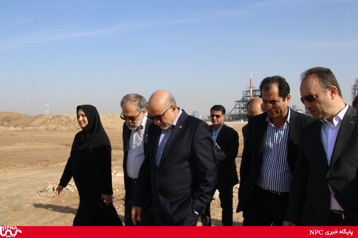 بازدید معاون وزیر نفت از طرح ها و مجتمع های منطقه ویژه اقتصادی پتروشیمی ( ماهشهر)-97/10/11 5
