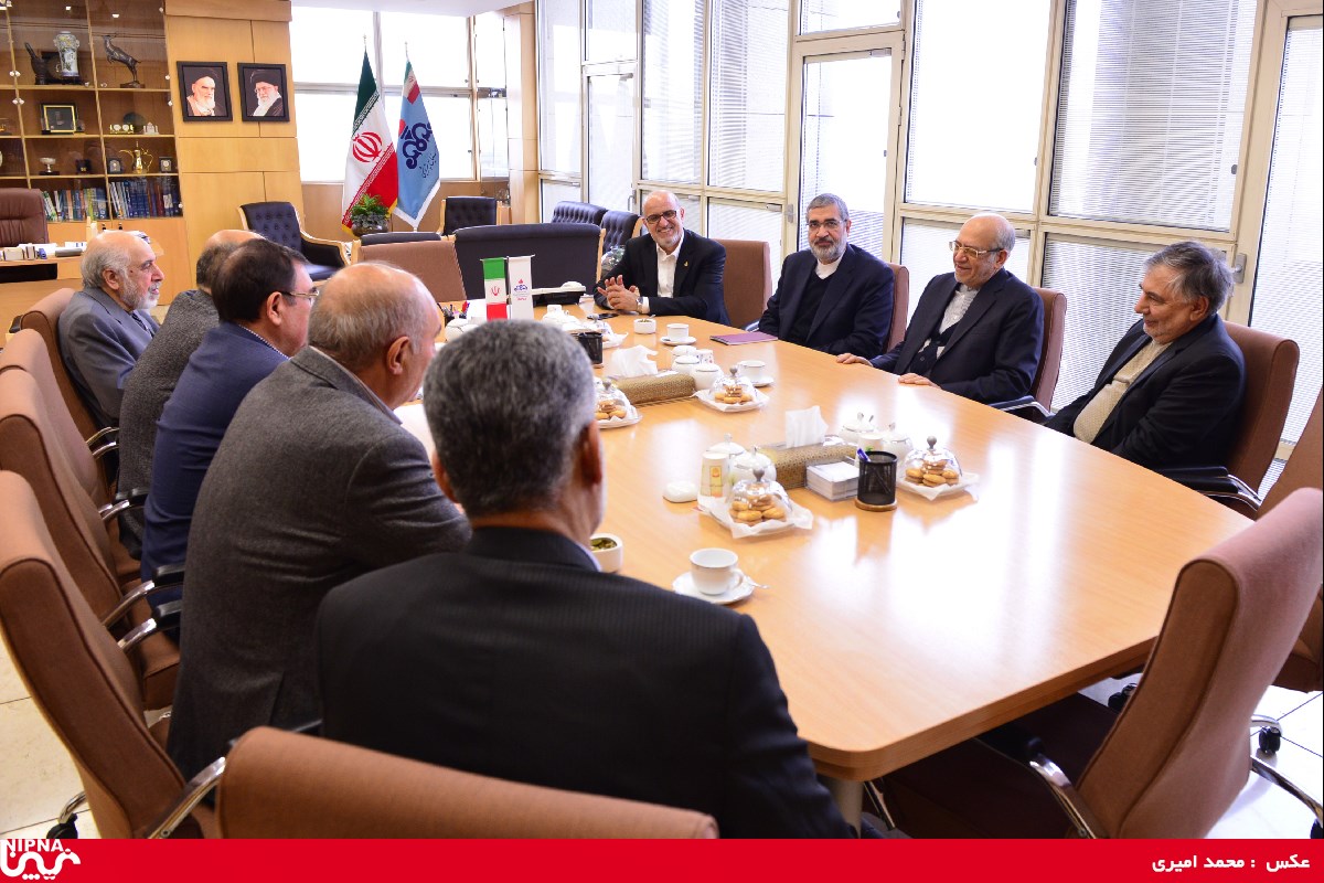 جلسه هم اندیشی مدیران عامل ادوار شرکت ملی صنایع پتروشیمی – 97/10/16 6