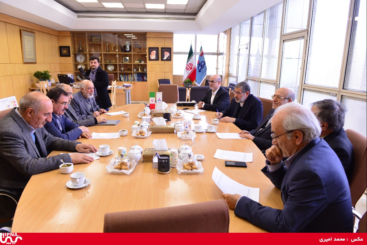 جلسه هم اندیشی مدیران عامل ادوار شرکت ملی صنایع پتروشیمی – 97/10/16 7