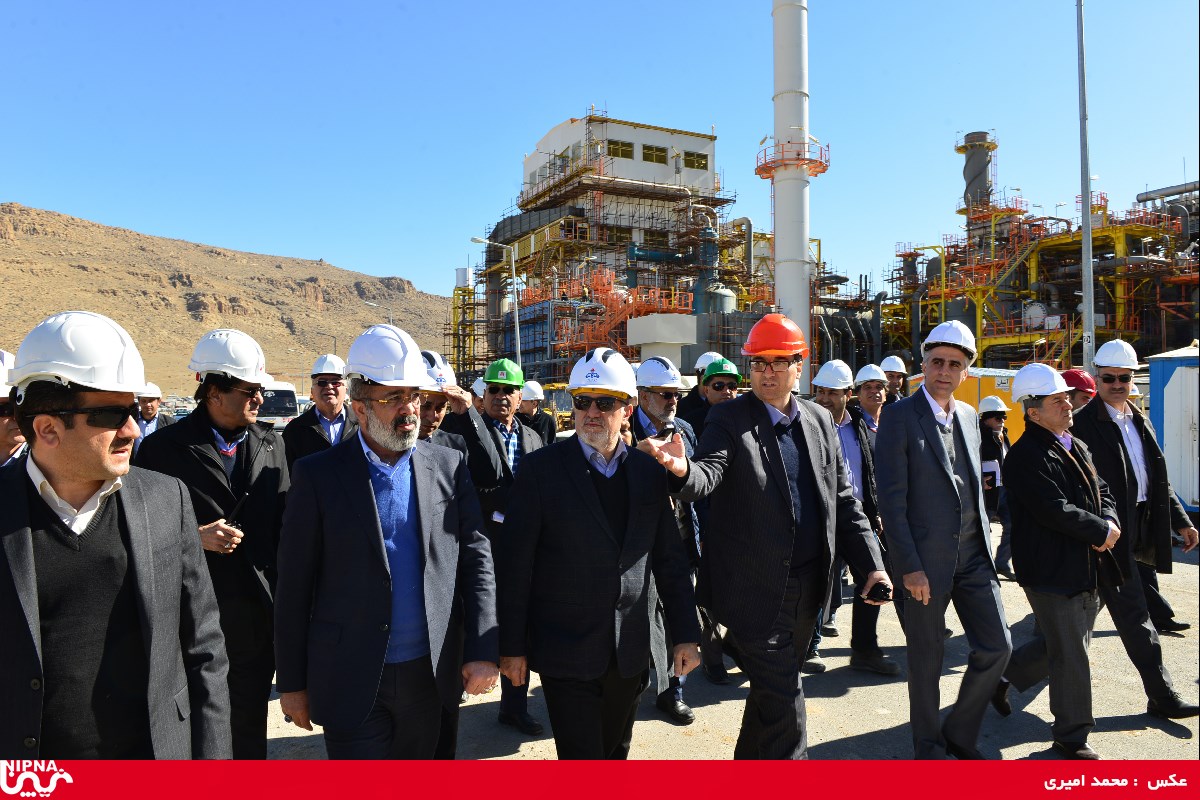 بازدید معاون وزیر نفت و مدیرعامل شرکت ملی صنایع پتروشیمی از طرح پتروشیمی لردگان-97/11/2 3