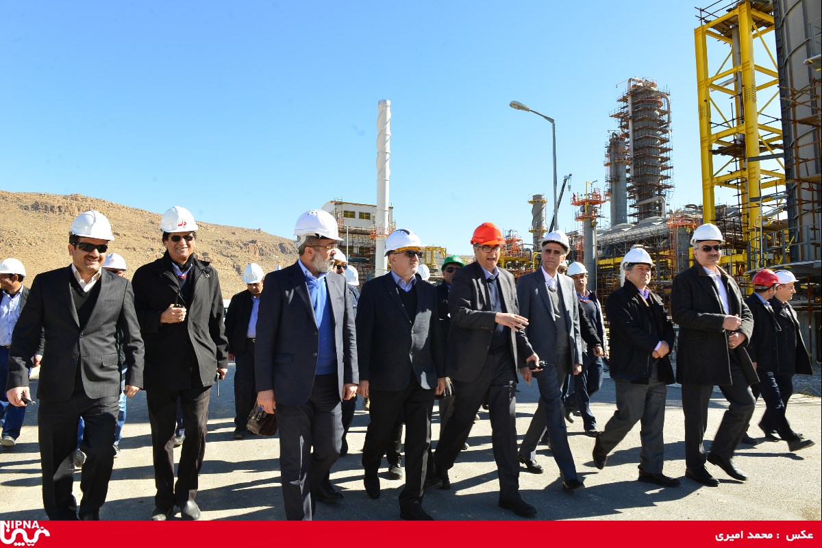 بازدید معاون وزیر نفت و مدیرعامل شرکت ملی صنایع پتروشیمی از طرح پتروشیمی لردگان-97/11/2 4