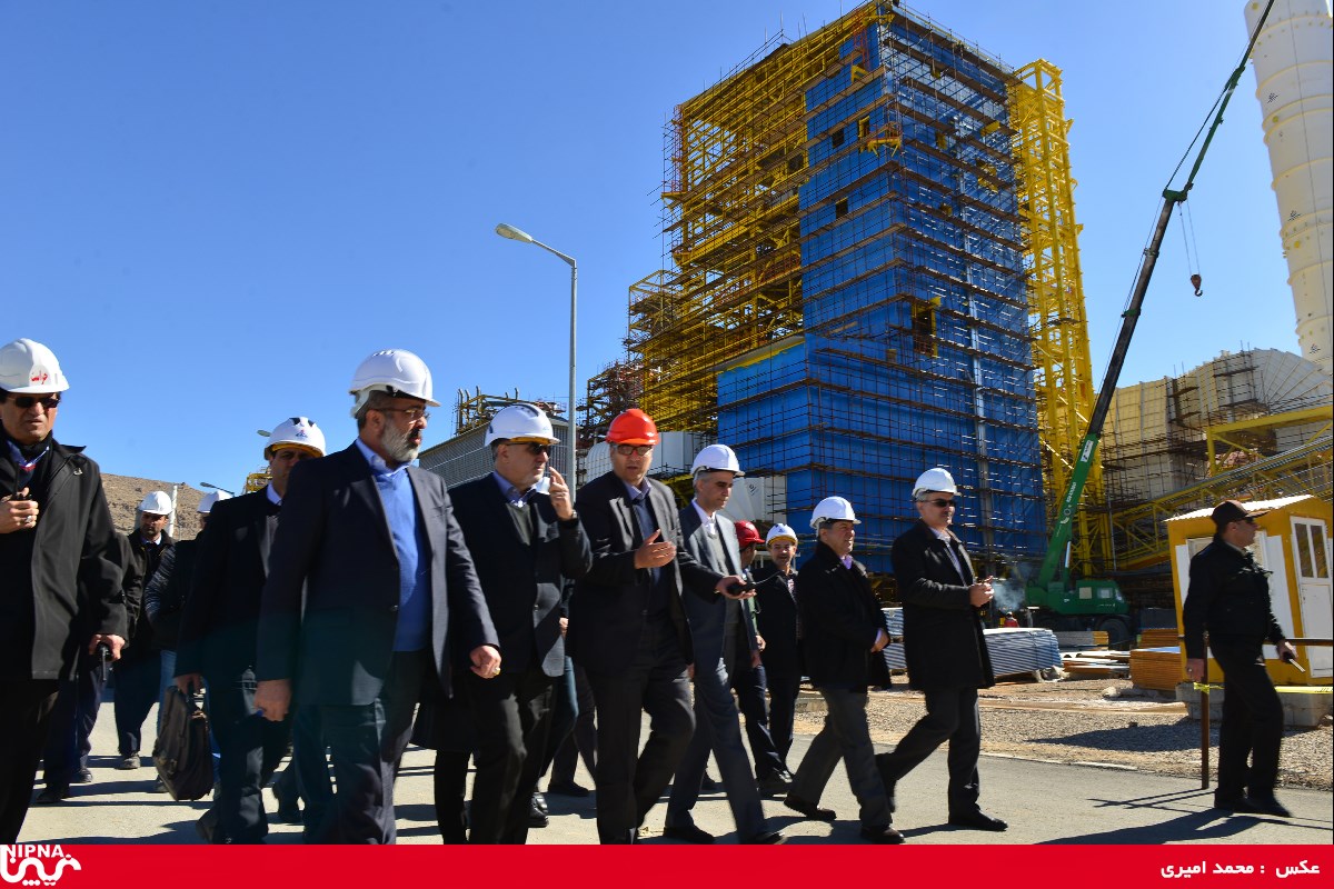 بازدید معاون وزیر نفت و مدیرعامل شرکت ملی صنایع پتروشیمی از طرح پتروشیمی لردگان-97/11/2 8