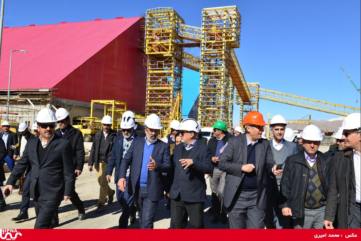 بازدید معاون وزیر نفت و مدیرعامل شرکت ملی صنایع پتروشیمی از طرح پتروشیمی لردگان-97/11/2 10