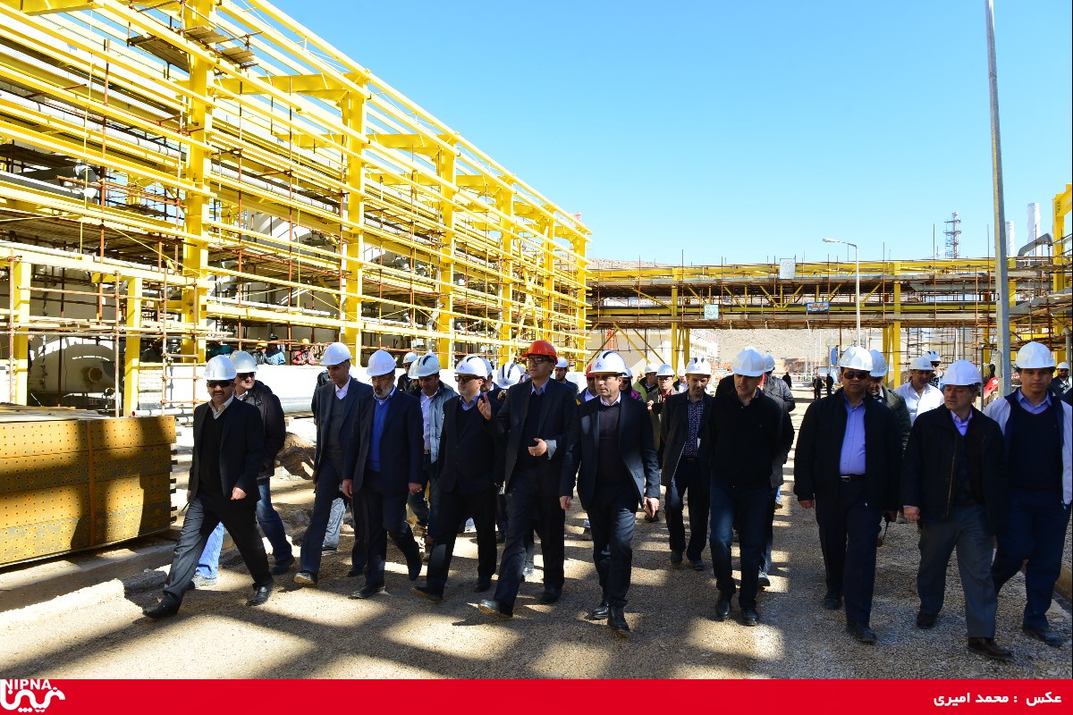 بازدید معاون وزیر نفت و مدیرعامل شرکت ملی صنایع پتروشیمی از طرح پتروشیمی لردگان-97/11/2 16