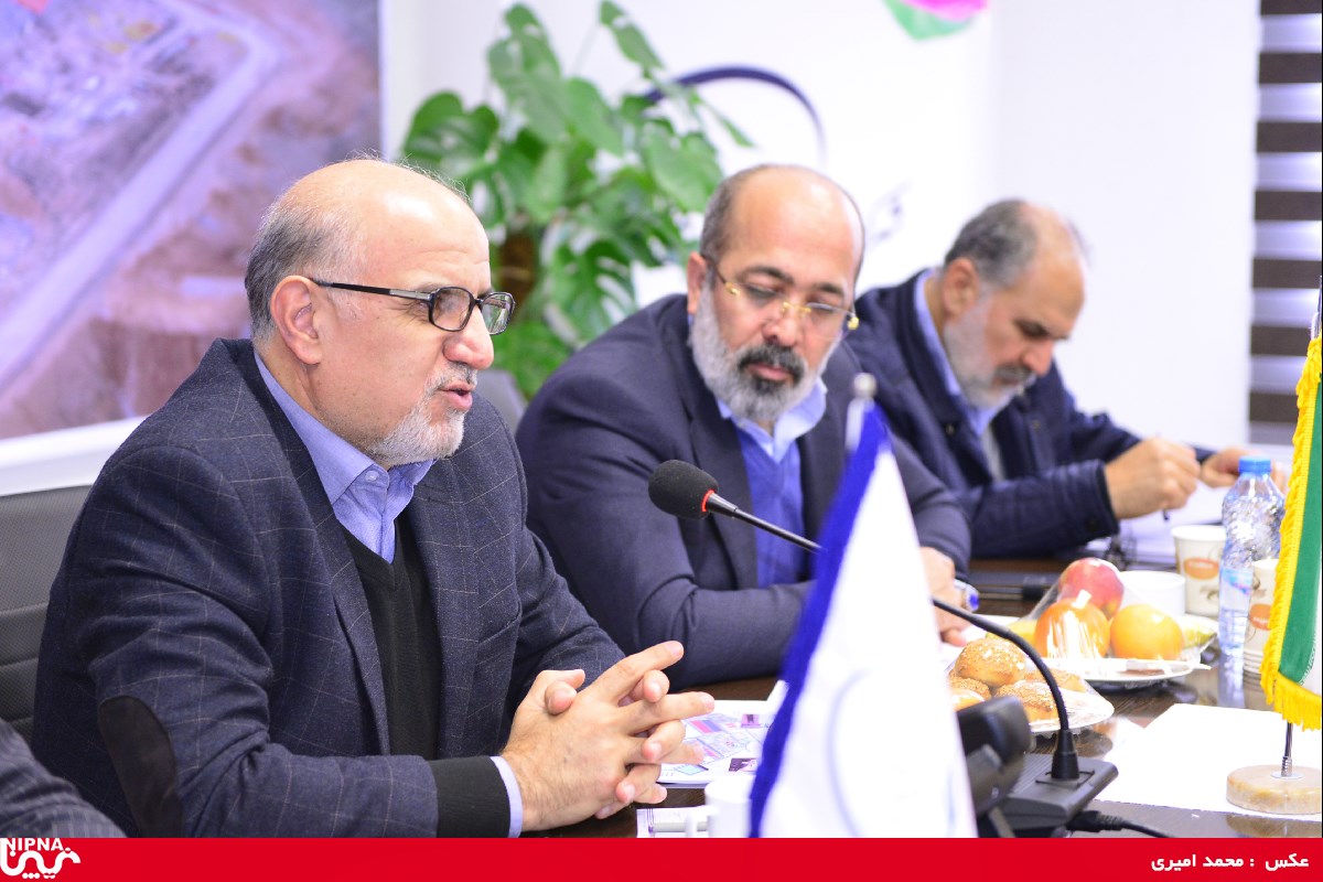 بازدید معاون وزیر نفت و مدیرعامل شرکت ملی صنایع پتروشیمی از طرح پتروشیمی لردگان-97/11/2 19