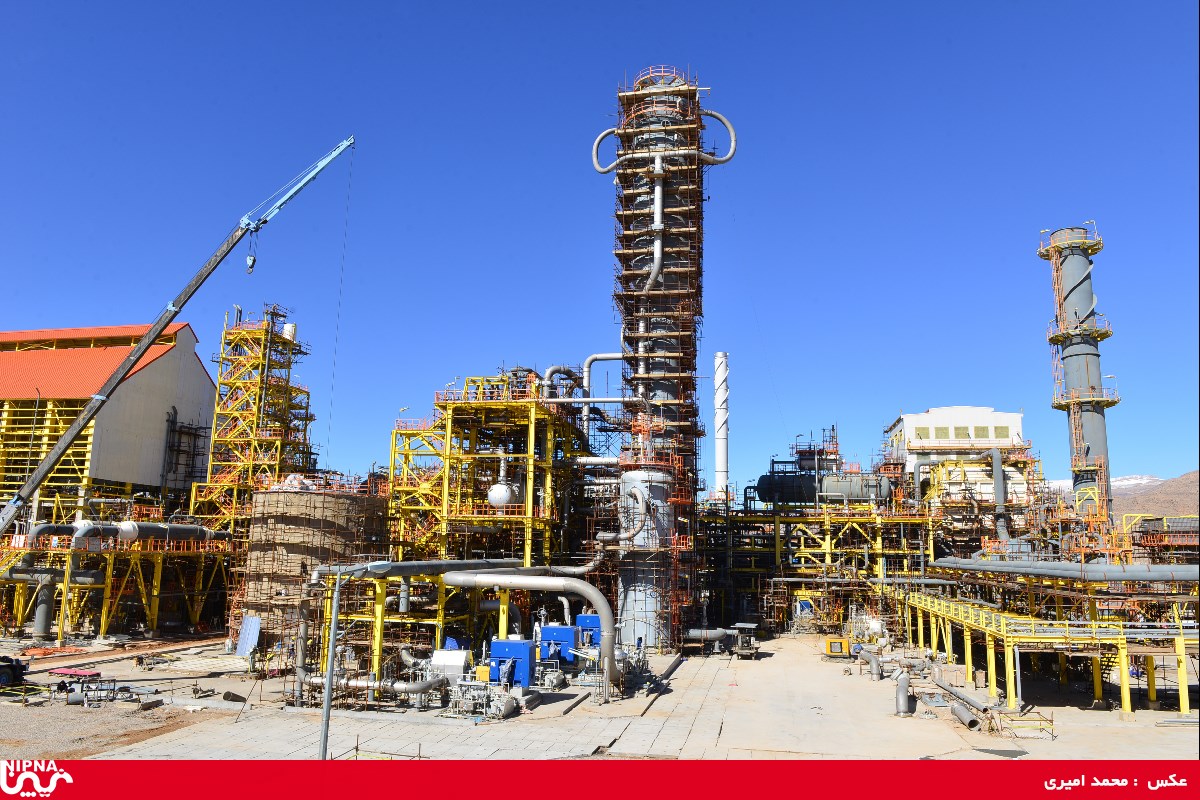 بازدید معاون وزیر نفت و مدیرعامل شرکت ملی صنایع پتروشیمی از طرح پتروشیمی لردگان-97/11/2 21