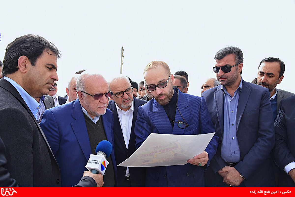 بازدید وزیر نفت و مدیرعامل شرکت ملی صنایع پتروشیمی از منطقه انرژی بر پارسیان-97/11/4 9