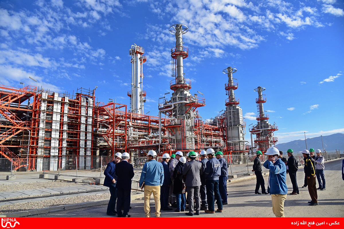 بازدید مدیرعامل شرکت ملی صنایع پتروشیمی، با هدف تسریع در توسعه و تکمیل طرح های فعال پتروشیمی، از واحد الفین و گوگردزدایی پتروشیمی ایلام -97/11/10 8