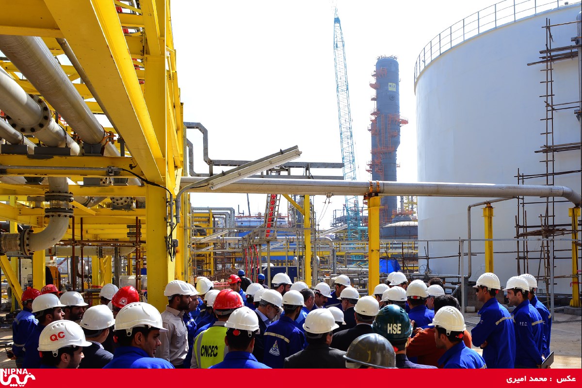 بازدید معاون وزیر نفت  و مدیرعامل شرکت ملی صنایع پتروشیمی از طرح پتروشیمی مسجد سلیمان -97/11/24 26