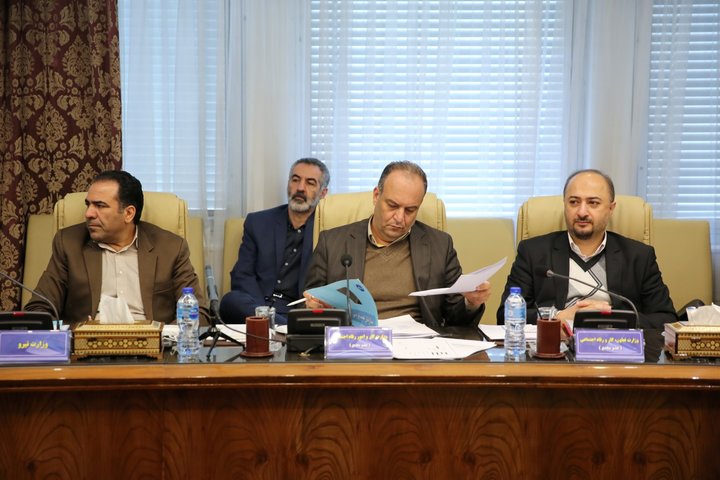 جلسه مجمع عمومی عادی شرکت ملی صنایع پتروشیمی 12