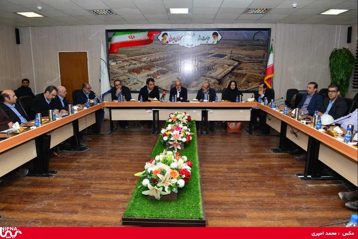 بازدید معاون وزیر نفت و مدیرعامل شرکت ملی صنایع پتروشیمی از  روند  پیشرفت طرح پالایش گاز بید بلند خلیج فارس  - 97/12/13 12