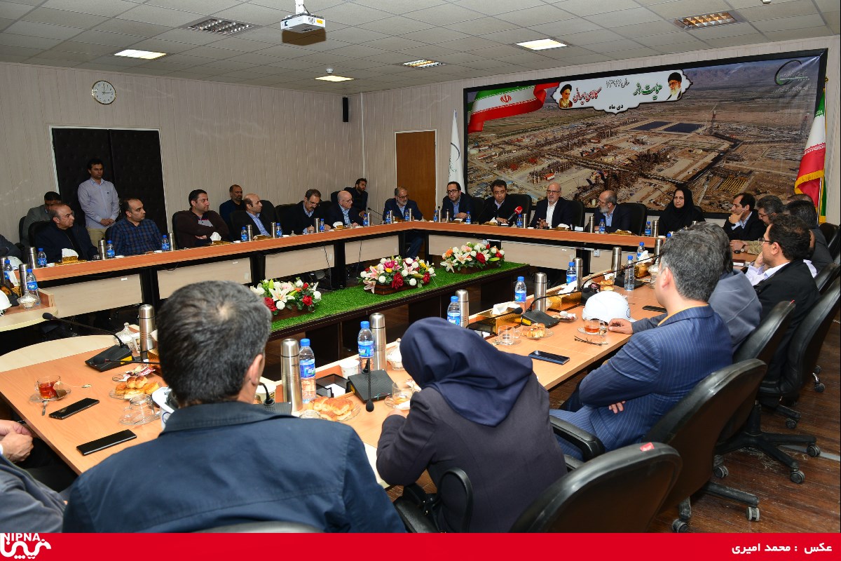 بازدید معاون وزیر نفت و مدیرعامل شرکت ملی صنایع پتروشیمی از  روند  پیشرفت طرح پالایش گاز بید بلند خلیج فارس  - 97/12/13 14