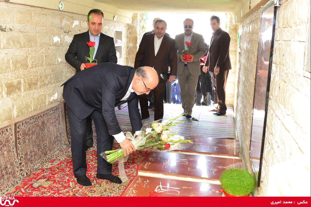 بزرگداشت روز شهداء با حضور مدیرعامل، مدیران و جمعی از کارکنان شرکت ملی صنایع پتروشیمی-97/12/22 3