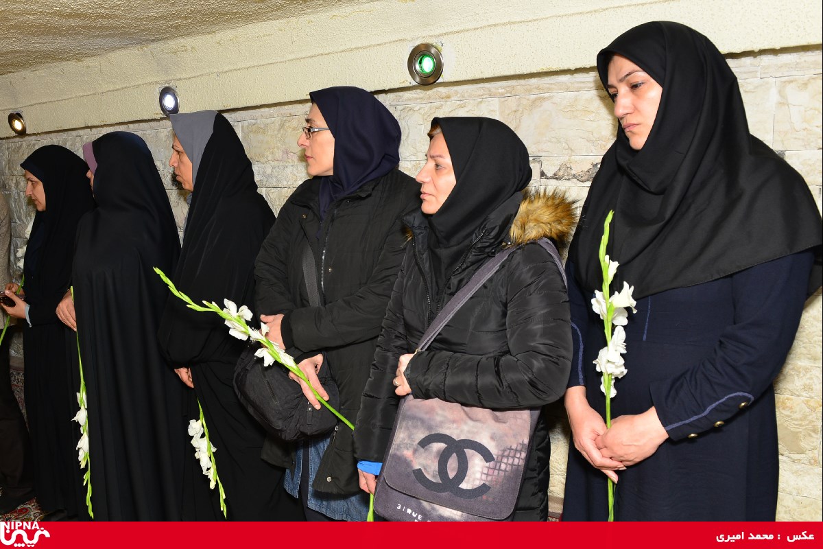 بزرگداشت روز شهداء با حضور مدیرعامل، مدیران و جمعی از کارکنان شرکت ملی صنایع پتروشیمی-97/12/22 10