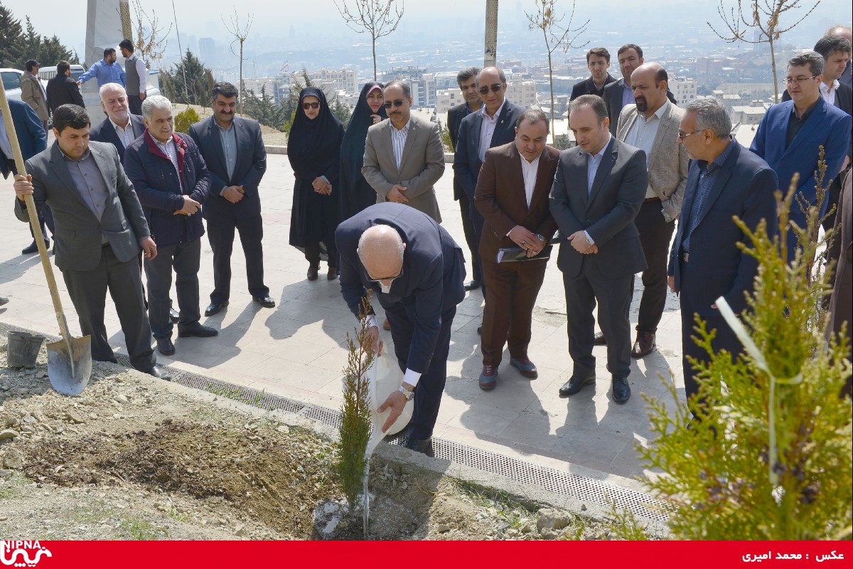 بزرگداشت روز شهداء با حضور مدیرعامل، مدیران و جمعی از کارکنان شرکت ملی صنایع پتروشیمی-97/12/22 12