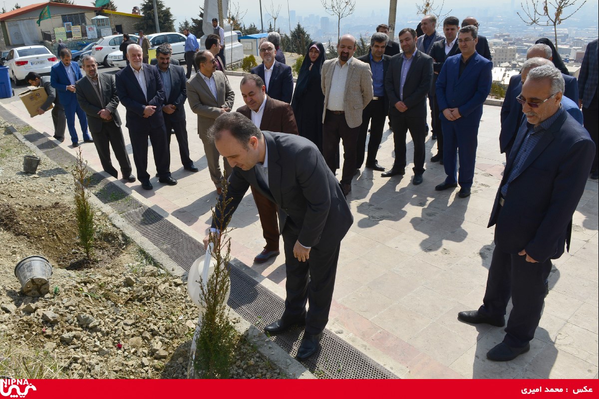 بزرگداشت روز شهداء با حضور مدیرعامل، مدیران و جمعی از کارکنان شرکت ملی صنایع پتروشیمی-97/12/22 13