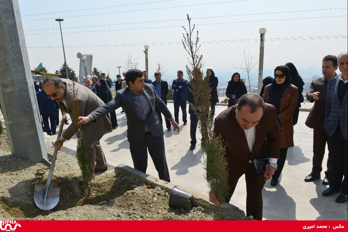 بزرگداشت روز شهداء با حضور مدیرعامل، مدیران و جمعی از کارکنان شرکت ملی صنایع پتروشیمی-97/12/22 14