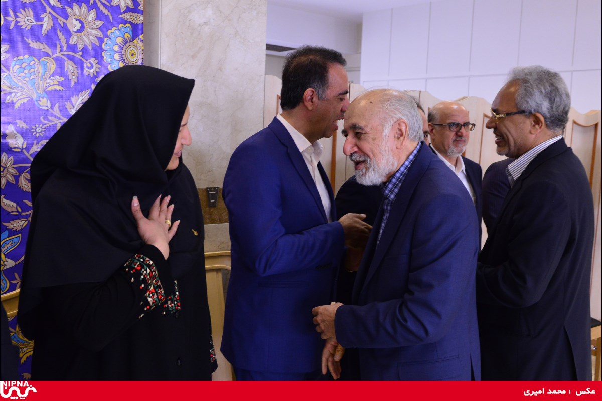 دیدار نوروزی مدیر عامل شرکت ملی صنایع پتروشیمی با مدیران و کارکنان 37