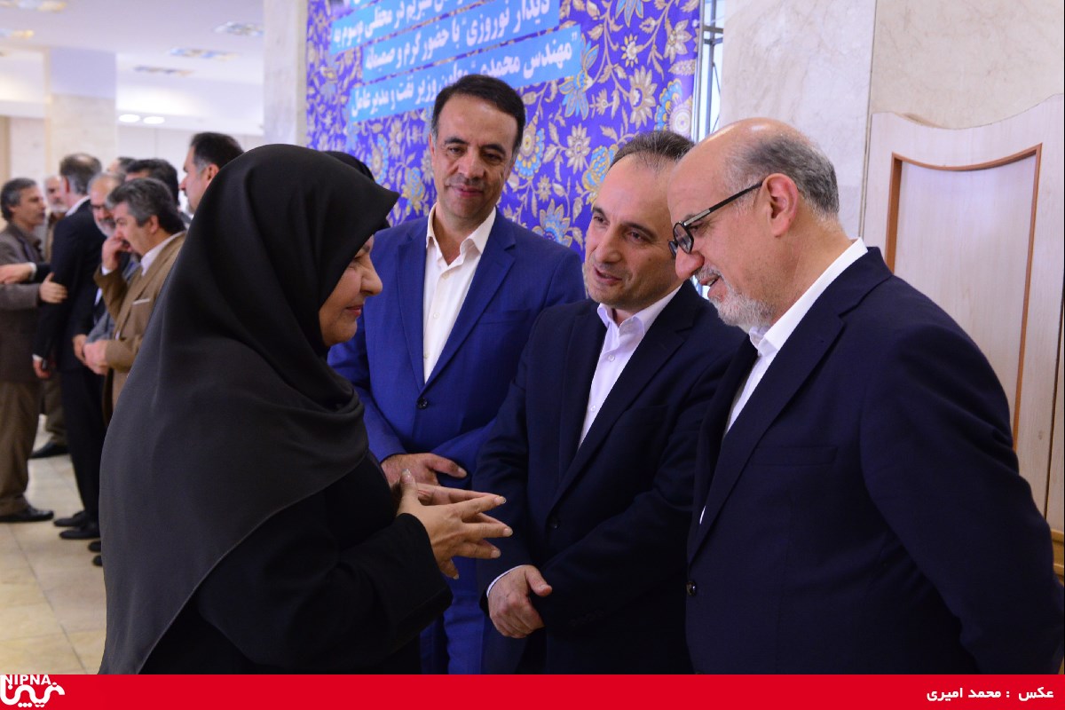 دیدار نوروزی مدیر عامل شرکت ملی صنایع پتروشیمی با مدیران و کارکنان 40