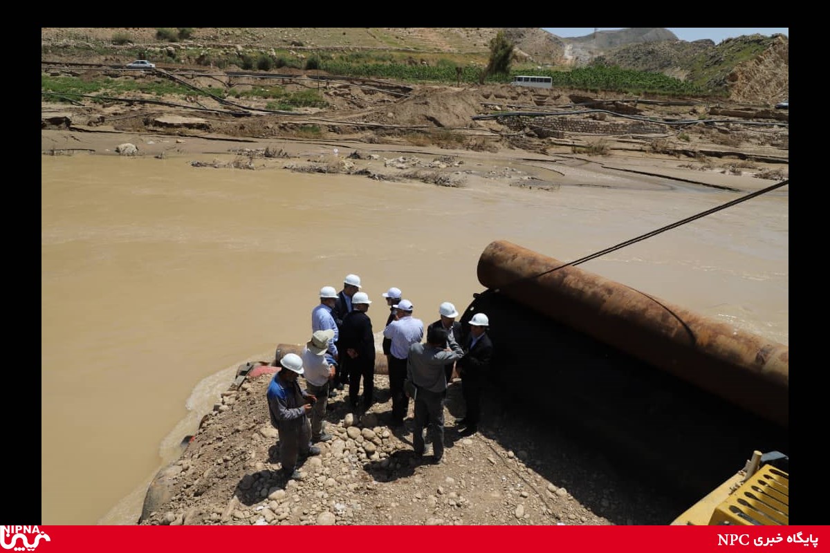 بازدید معاون وزیر نفت و مدیرعامل شرکت ملی صنایع پتروشیمی از مناطق سیل زده پلدختر-98/2/10 6