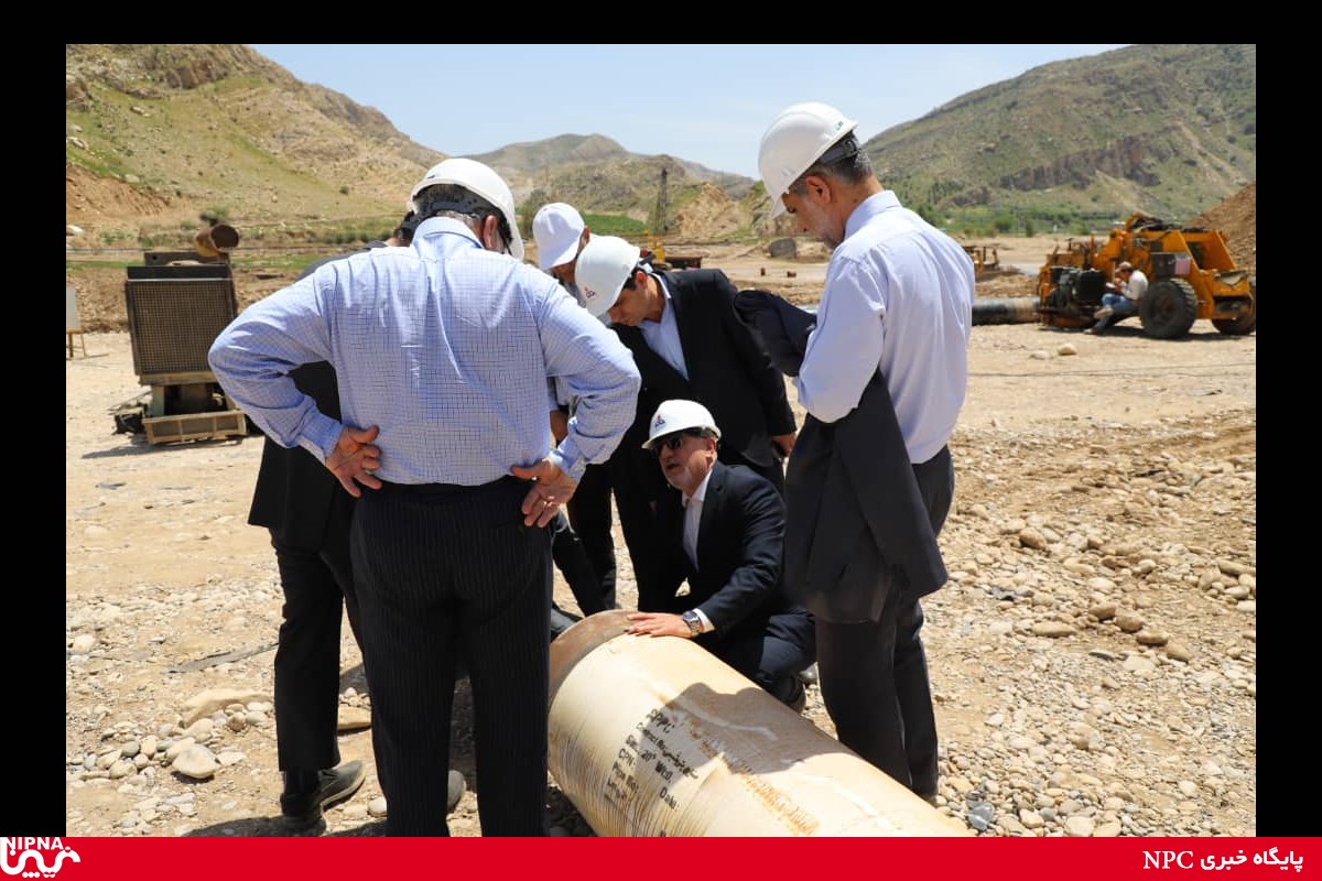 بازدید معاون وزیر نفت و مدیرعامل شرکت ملی صنایع پتروشیمی از مناطق سیل زده پلدختر-98/2/10 13