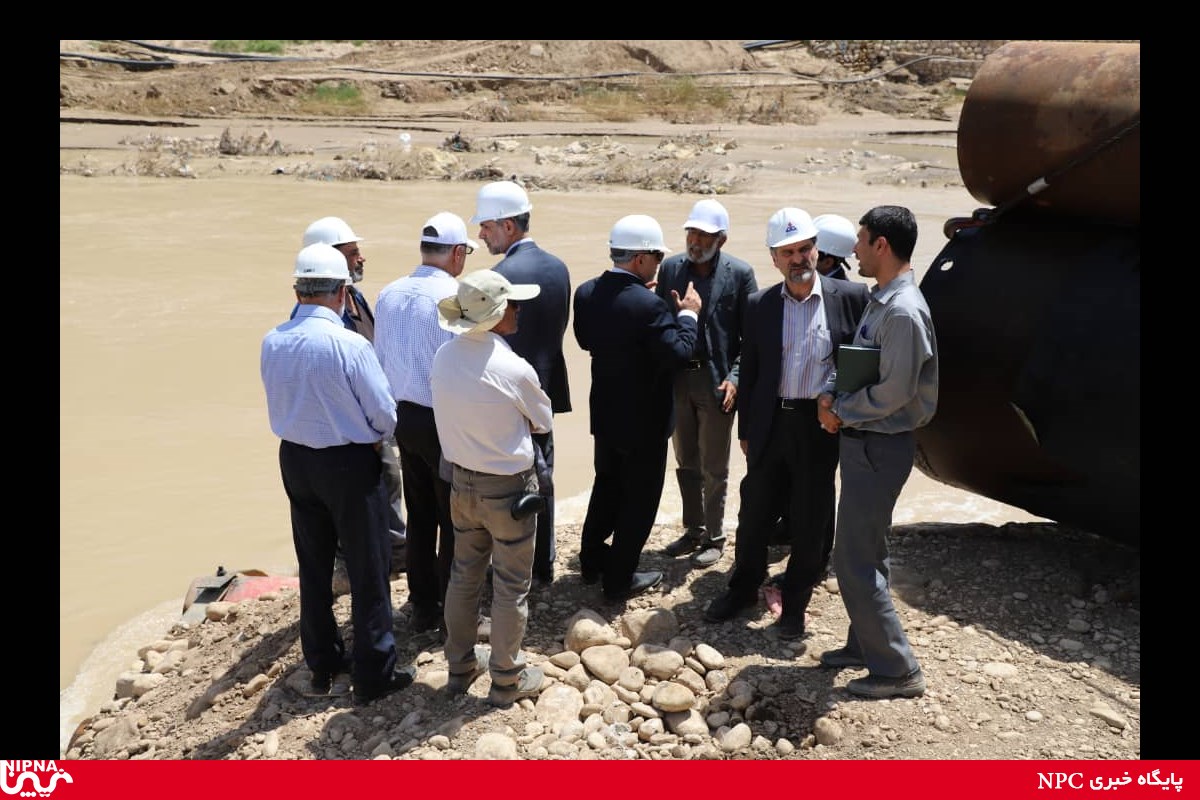 بازدید معاون وزیر نفت و مدیرعامل شرکت ملی صنایع پتروشیمی از مناطق سیل زده پلدختر-98/2/10 25