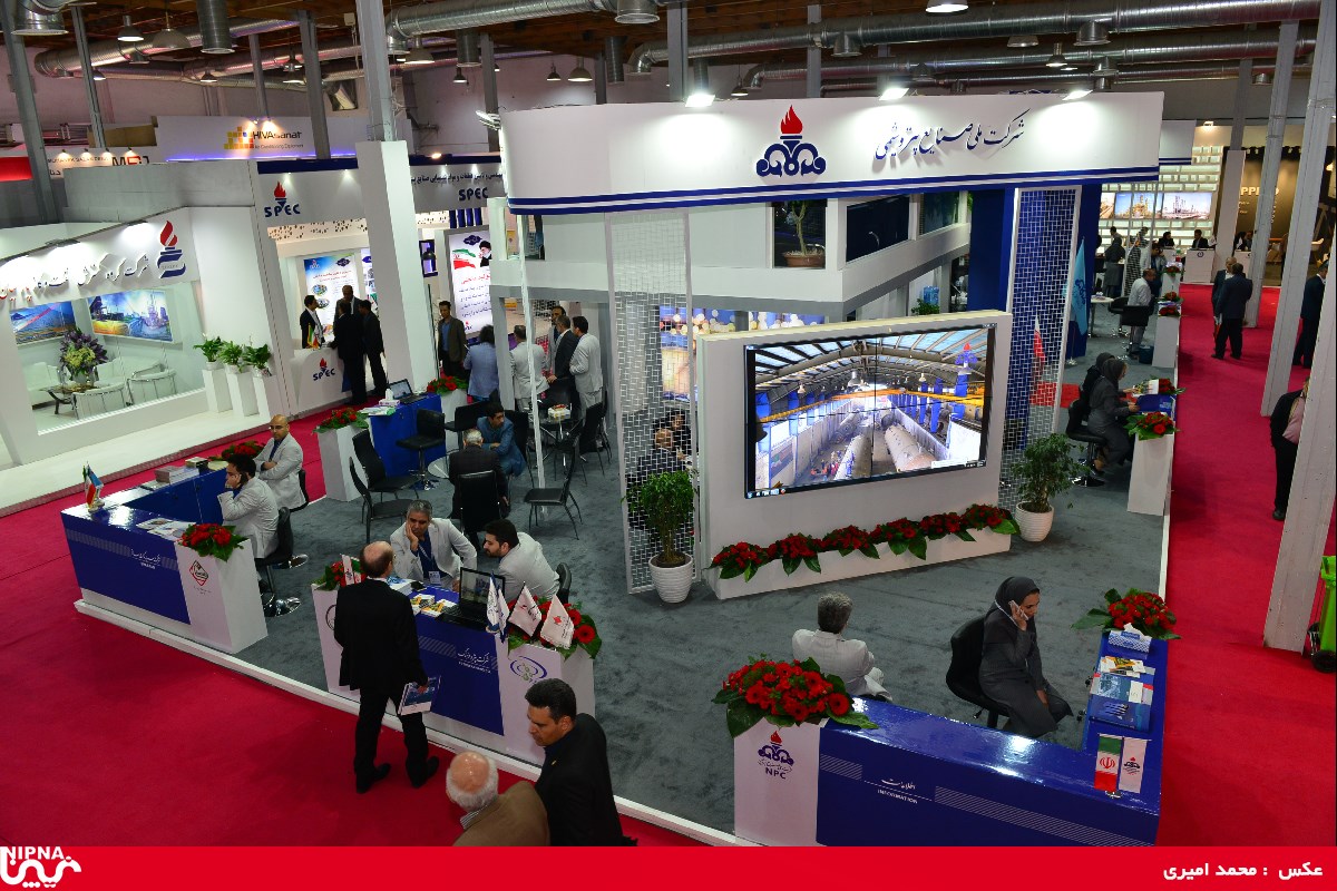 غرفه شرکت ملی صنایع پتروشیمی در اولین روز برگزاری بیست و چهارمین نمایشگاه بین المللی نفت، گاز، پالایش و پتروشیمی – 98/2/11 4