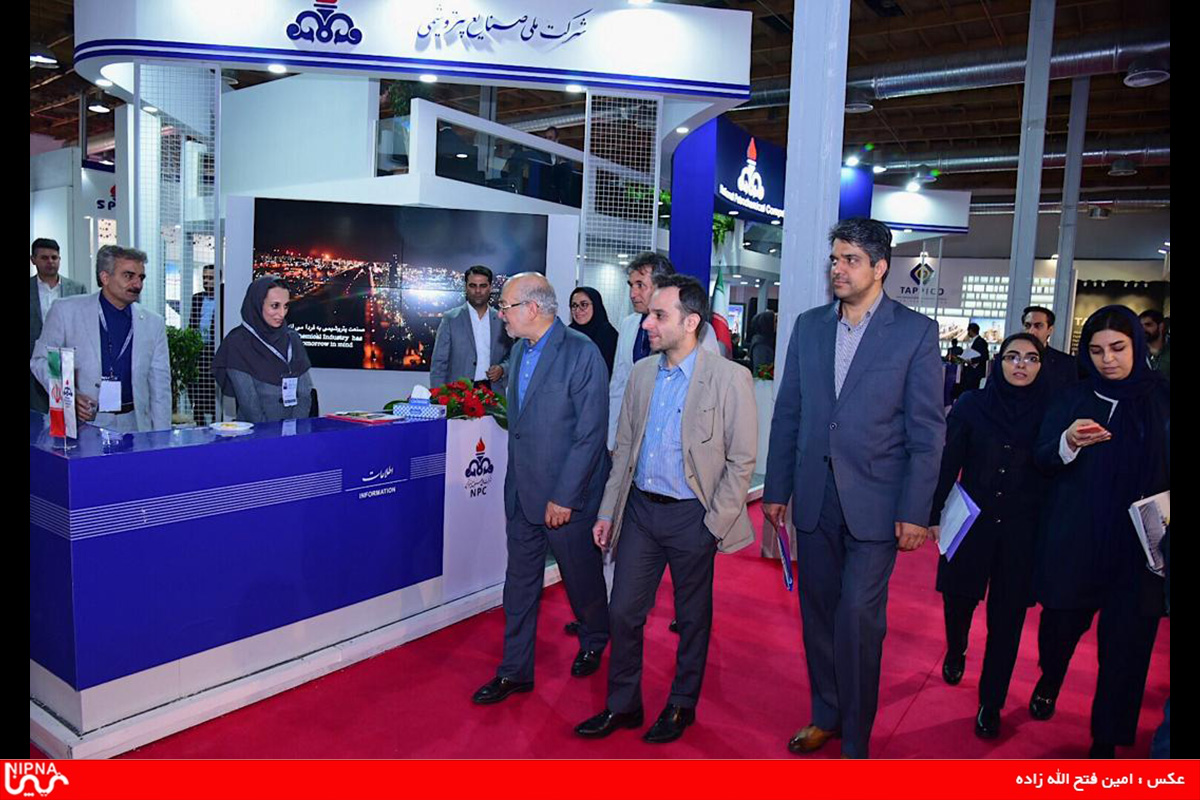 غرفه شرکت ملی صنایع پتروشیمی در اولین روز برگزاری بیست و چهارمین نمایشگاه بین المللی نفت، گاز، پالایش و پتروشیمی – 98/2/11 32
