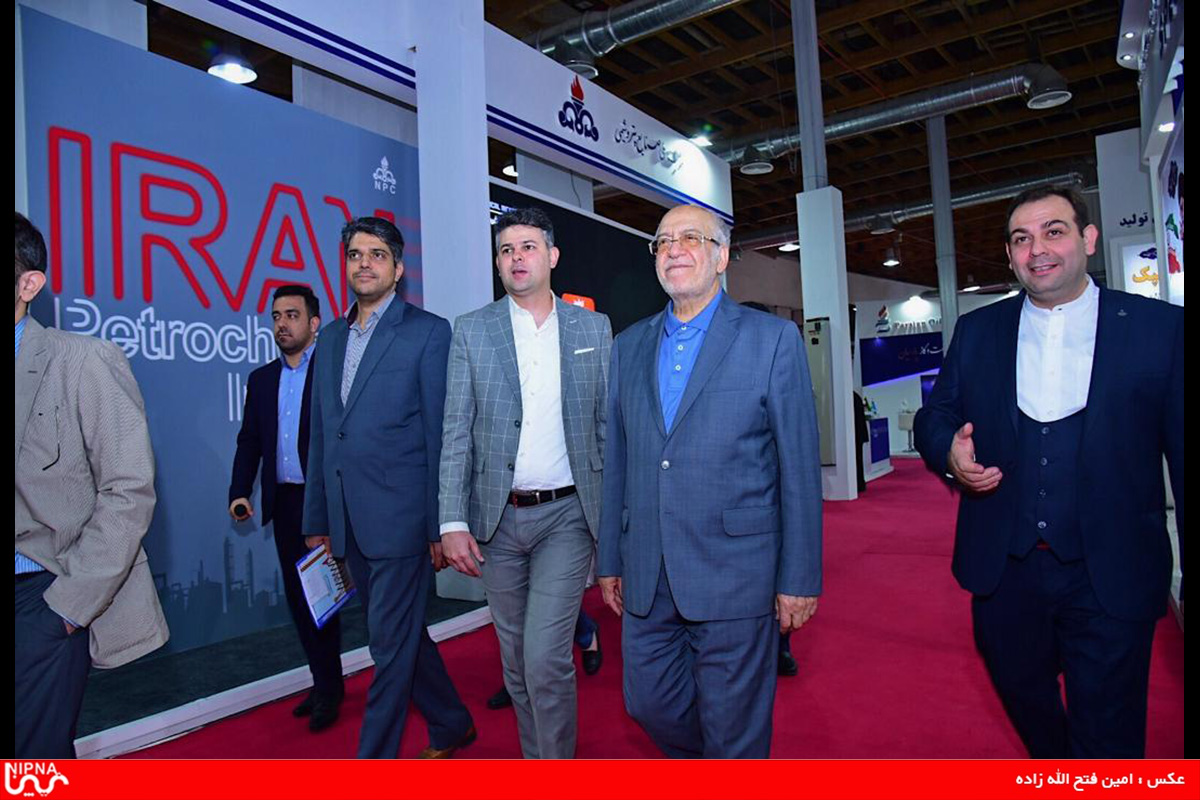 غرفه شرکت ملی صنایع پتروشیمی در اولین روز برگزاری بیست و چهارمین نمایشگاه بین المللی نفت، گاز، پالایش و پتروشیمی – 98/2/11 33