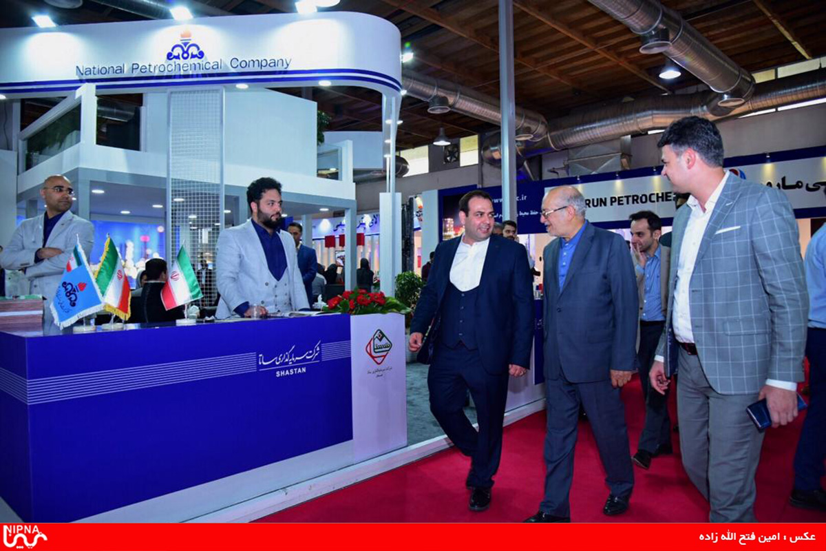 غرفه شرکت ملی صنایع پتروشیمی در اولین روز برگزاری بیست و چهارمین نمایشگاه بین المللی نفت، گاز، پالایش و پتروشیمی – 98/2/11 37