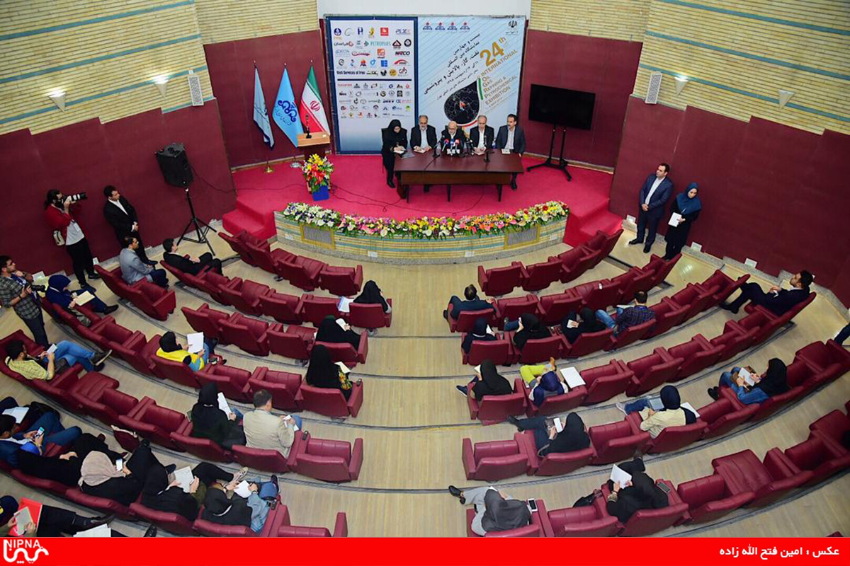 نشست خبری مدیرعامل شرکت ملی صنایع پتروشیمی با اصحاب رسانه در سومین روز برگزاری نمایشگاه -98/2/13  45