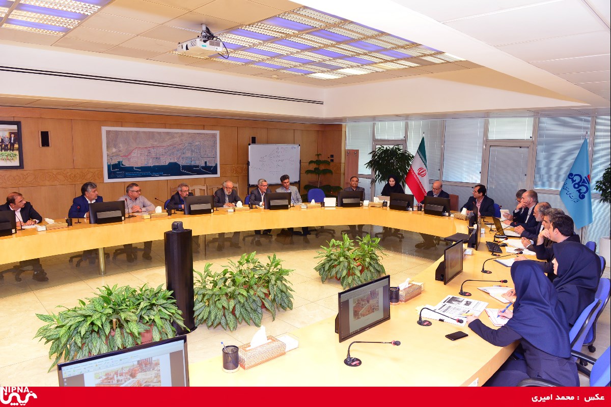 دومین جلسه پیشرفت طرح های اولویت دار صنعت پتروشیمی -98/2/28 33