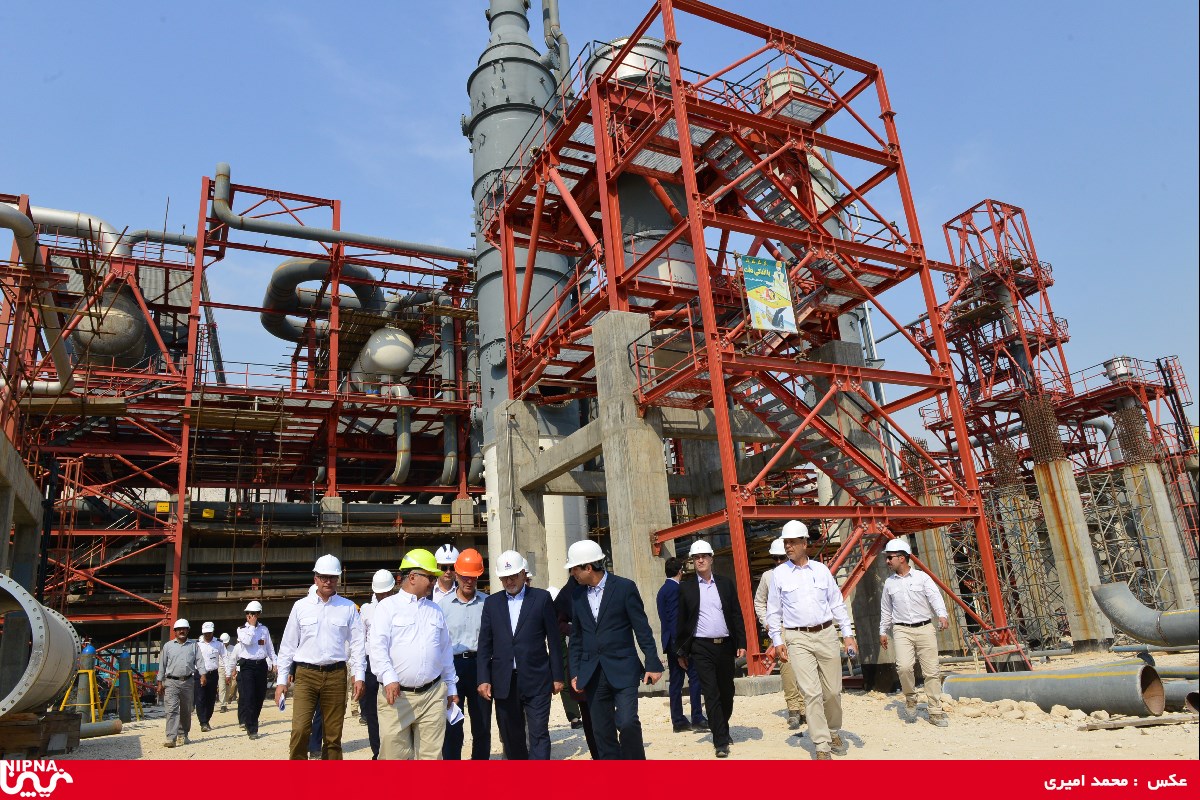 بازدید معاون وزیر نفت و مدیرعامل شرکت ملی صنایع پتروشیمی از روند  پیشرفت طرح های پتروشیمی پارس فنل، دی پلیمرآرین و پترو پالایش کنگان - 98/2/31 6