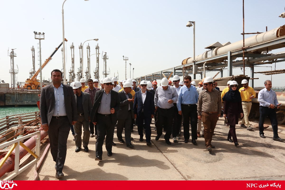 بازدید مدیرعامل شرکت ملی صنایع پتروشیمی از اسکله های منطقه ویژه اقتصادی ماهشهرو طرح های شیرین سازی پتروشیمی بوعلی، پتروناد، پتروکیمیای ابن سینا و پتروشیمی مارون- 8/3/98 5