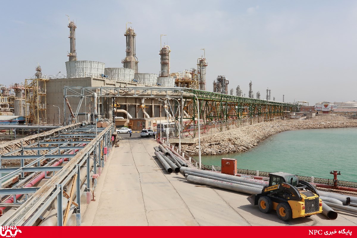 بازدید مدیرعامل شرکت ملی صنایع پتروشیمی از اسکله های منطقه ویژه اقتصادی ماهشهرو طرح های شیرین سازی پتروشیمی بوعلی، پتروناد، پتروکیمیای ابن سینا و پتروشیمی مارون- 8/3/98 8