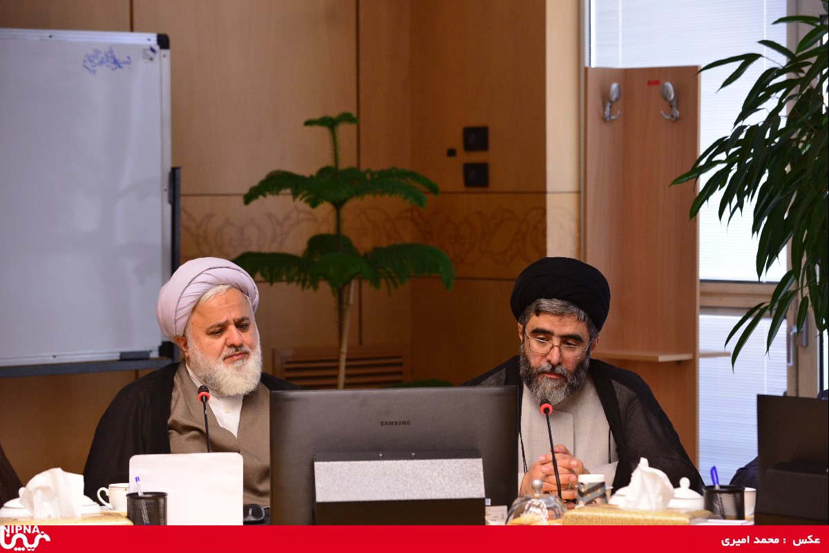 آئین تکریم و معارفه رئیس شورای اقامه نماز و امور روحانیون شرکت ملی صنایع پتروشیمی – 98/4/19 5