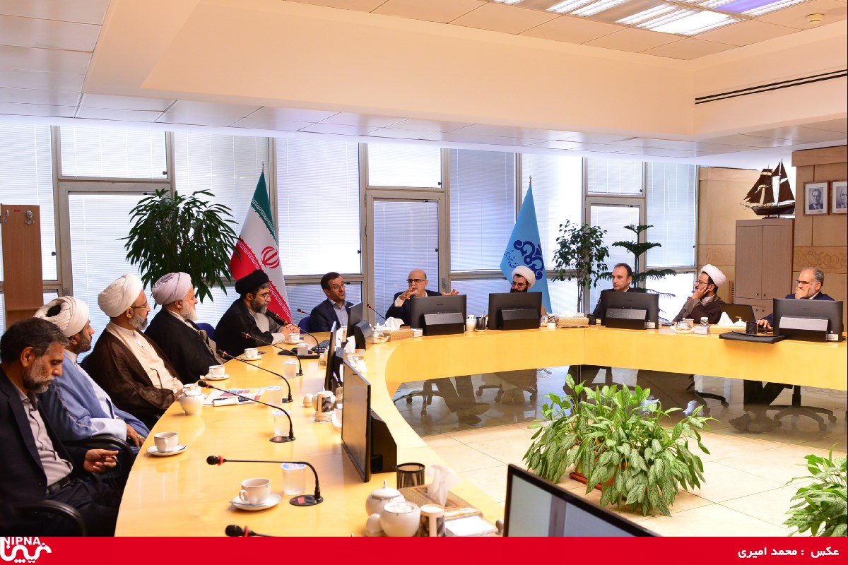 آئین تکریم و معارفه رئیس شورای اقامه نماز و امور روحانیون شرکت ملی صنایع پتروشیمی – 98/4/19 9