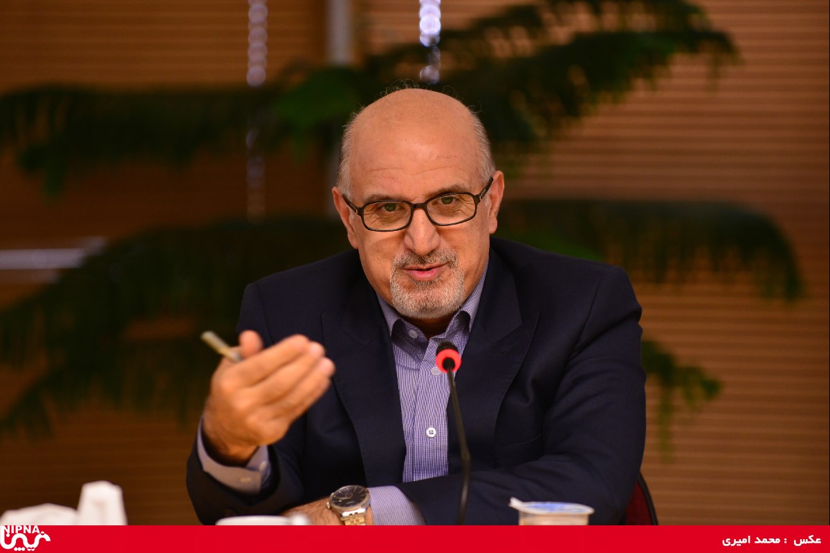 آیین معارفه سرپرست جدید مدیریت برنامه ریزی و توسعه شرکت ملی صنایع پتروشیمی – 98/5/2 13