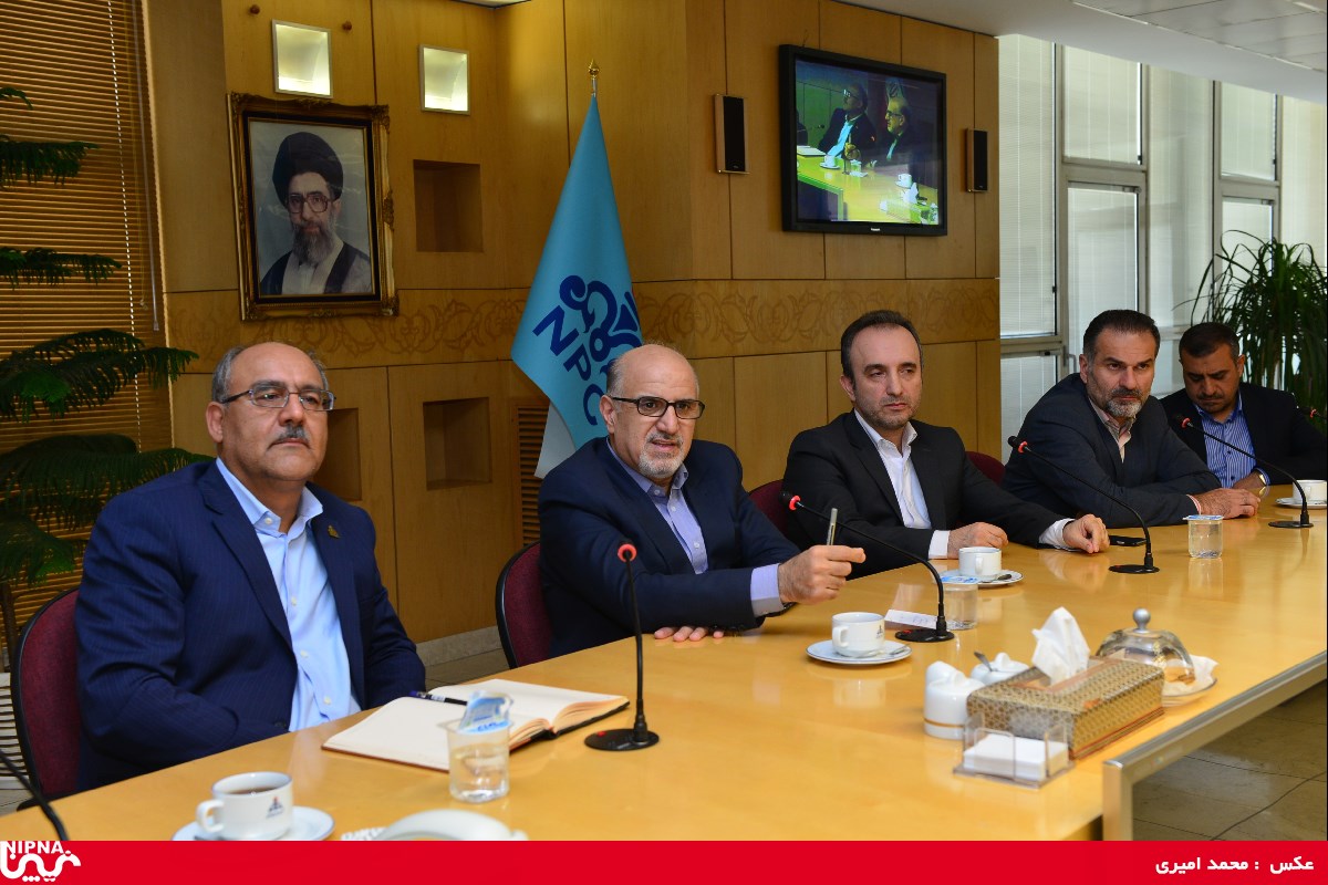 آیین معارفه سرپرست جدید مدیریت برنامه ریزی و توسعه شرکت ملی صنایع پتروشیمی – 98/5/2 18