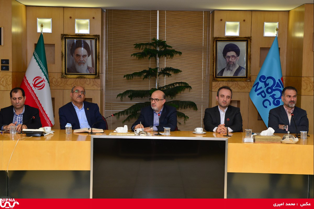 آیین معارفه سرپرست جدید مدیریت برنامه ریزی و توسعه شرکت ملی صنایع پتروشیمی – 98/5/2 22