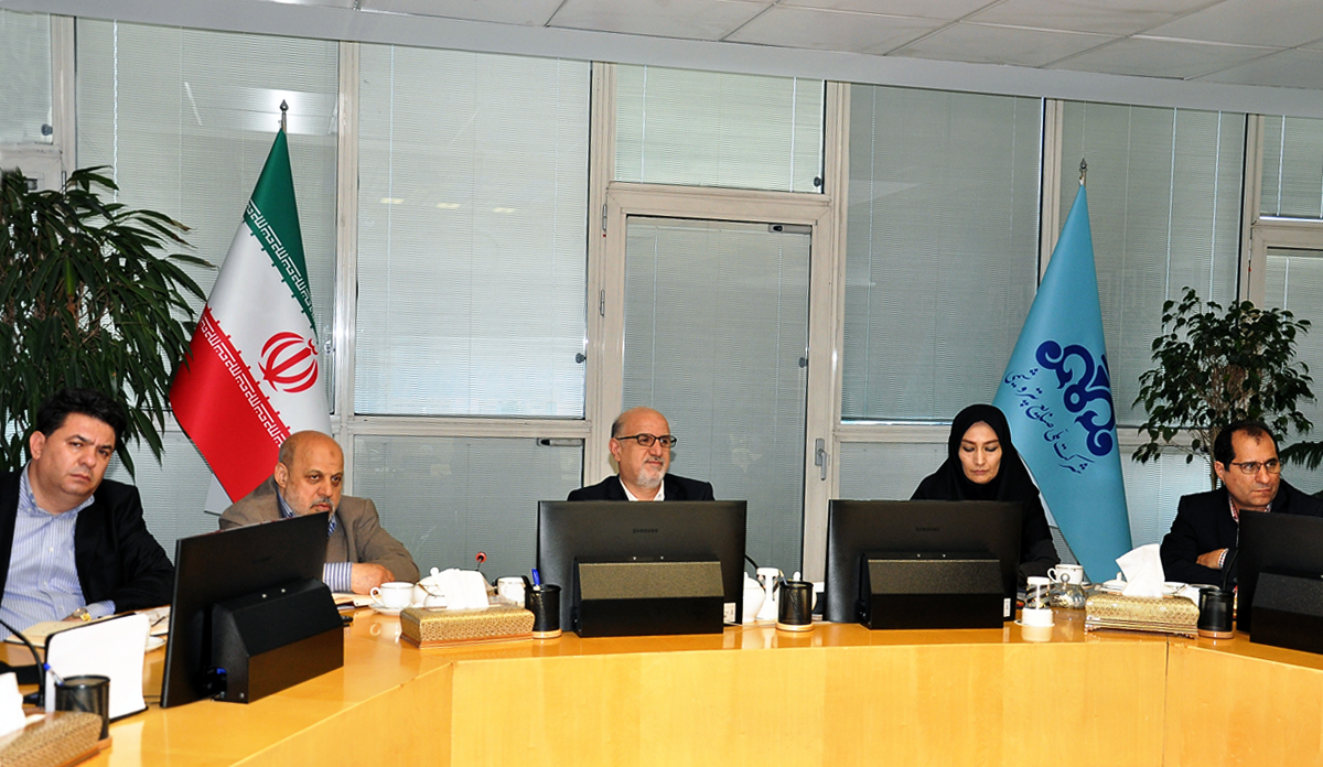 جلسه هم اندیشی مدیر عامل شرکت ملی صنایع پتروشیمی با مدیران عامل طرح های سلمان فارسی،توسعه انتخاب ،مهر پترو کیمیا،کوروش،هیرسا پلیمر،نفت و گاز رضوی وسازه های صنعتی آذران 4