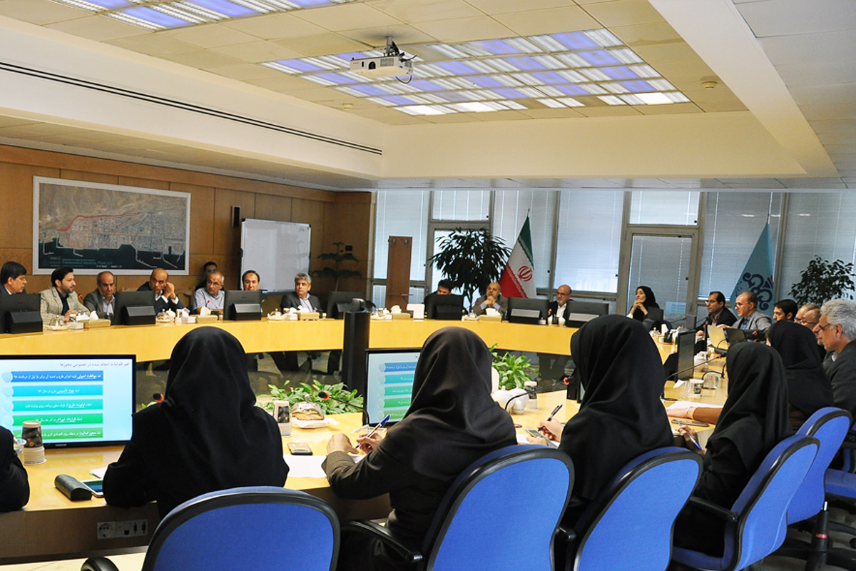 جلسه هم اندیشی مدیر عامل شرکت ملی صنایع پتروشیمی با مدیران عامل طرح های سلمان فارسی،توسعه انتخاب ،مهر پترو کیمیا،کوروش،هیرسا پلیمر،نفت و گاز رضوی وسازه های صنعتی آذران 5