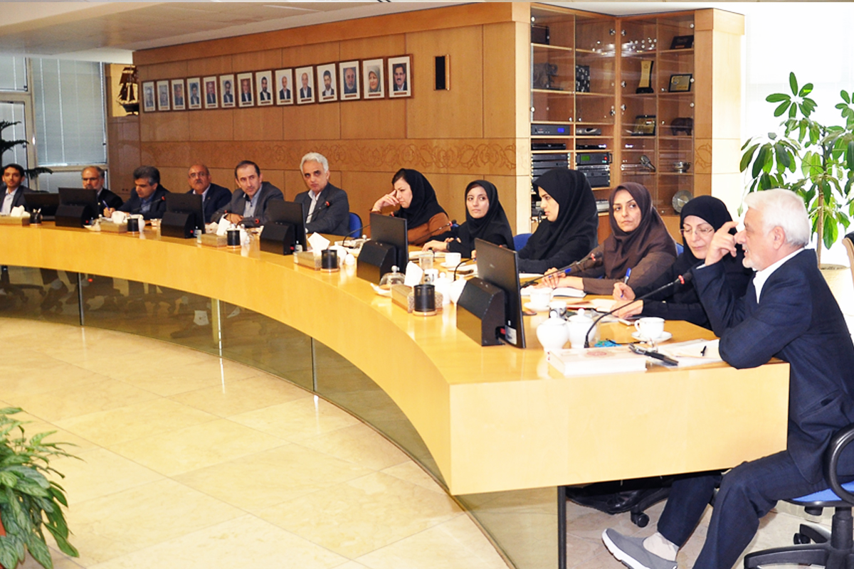 جلسه هم اندیشی مدیر عامل شرکت ملی صنایع پتروشیمی با مدیران عامل طرح های سلمان فارسی،توسعه انتخاب ،مهر پترو کیمیا،کوروش،هیرسا پلیمر،نفت و گاز رضوی وسازه های صنعتی آذران 6