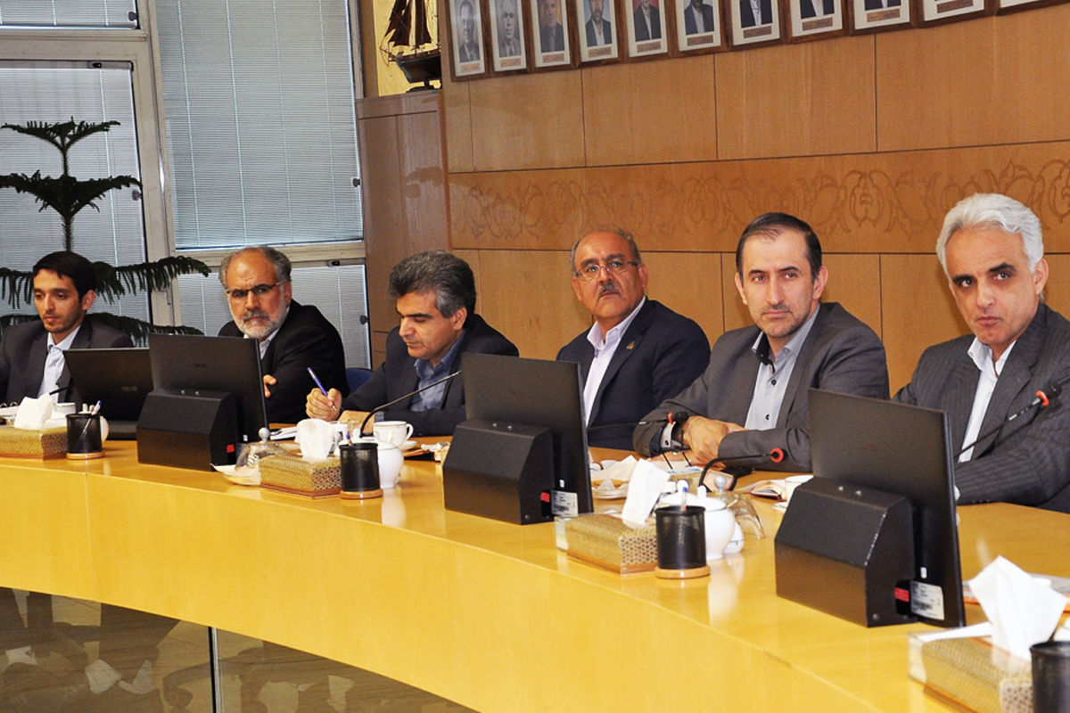 جلسه هم اندیشی مدیر عامل شرکت ملی صنایع پتروشیمی با مدیران عامل طرح های سلمان فارسی،توسعه انتخاب ،مهر پترو کیمیا،کوروش،هیرسا پلیمر،نفت و گاز رضوی وسازه های صنعتی آذران 8