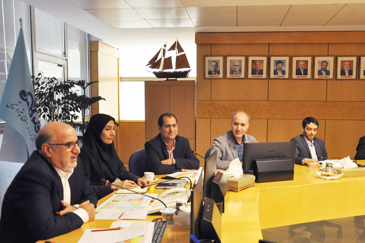 جلسه هم اندیشی مدیر عامل شرکت ملی صنایع پتروشیمی با مدیران عامل طرح های سلمان فارسی،توسعه انتخاب ،مهر پترو کیمیا،کوروش،هیرسا پلیمر،نفت و گاز رضوی وسازه های صنعتی آذران 11